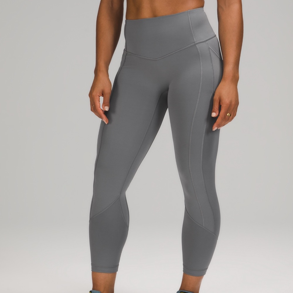 LULULEMON Size 6 “all the right places” 23”